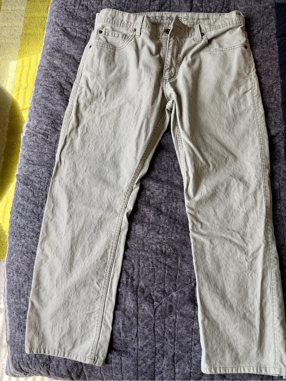 Dockers Men’s Light Beige Straight Fit Pants 33x30